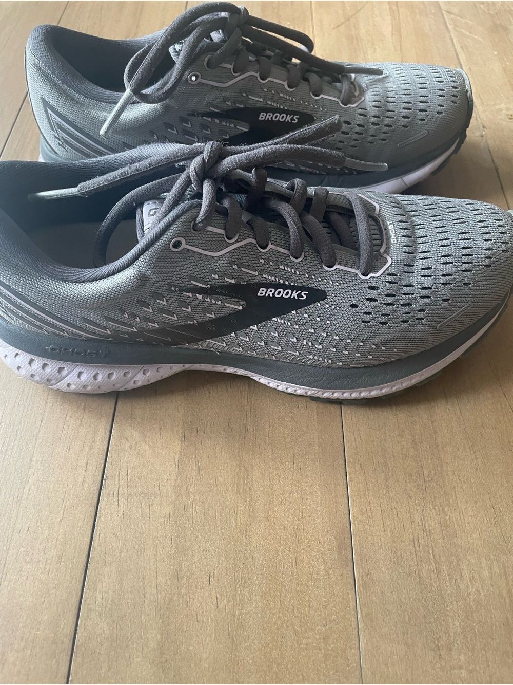 Brooks Women’s Gray Athletic Running Shoes